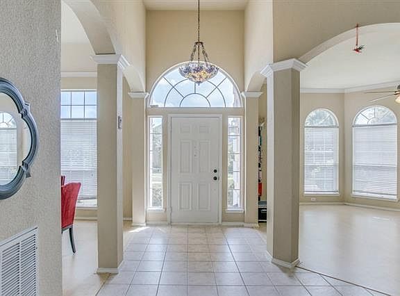 2nd image of 4913 Petersburg Dr