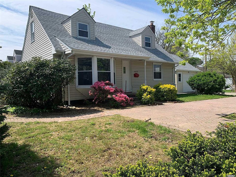 1st image of 1572 Walter Court