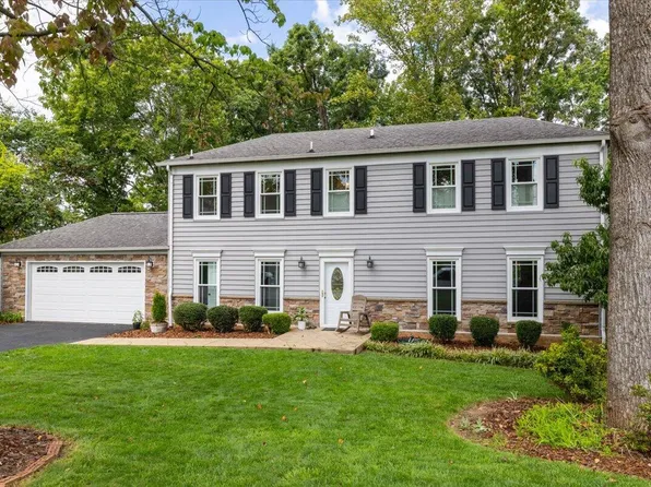 3337 Hollyfield Cir, Roanoke, VA 24018