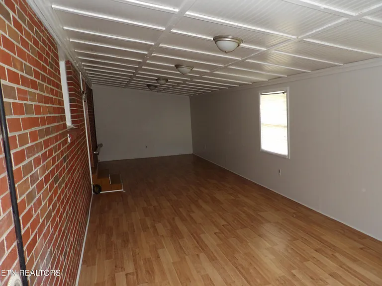 18 Sandra Ln — Photo 14