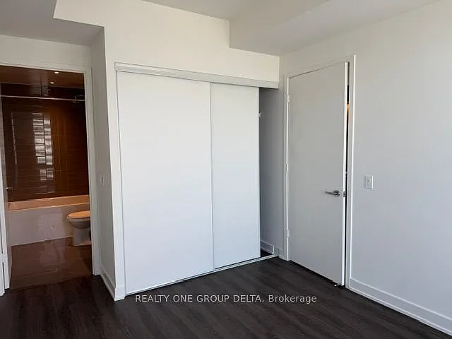 448 Burnhamthorpe Rd W #5807 — Photo 32