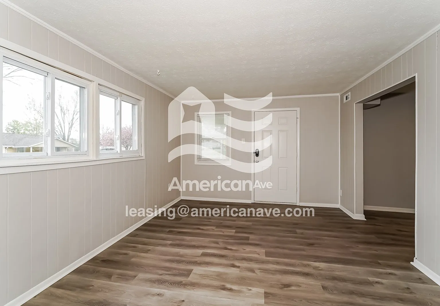 3 bed, 1.0 bath, 984 sqft, $1,297 — Photo 2