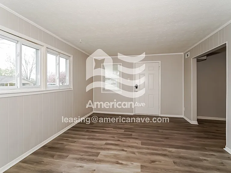 722041_002_living_room_13707833.jpg
