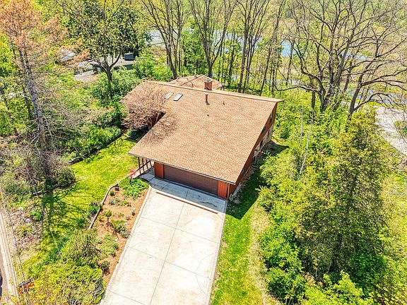 4th image of 3101 Hilltop Dr