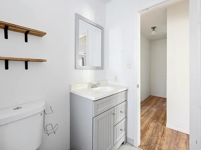 1130 W Day St — Photo 11