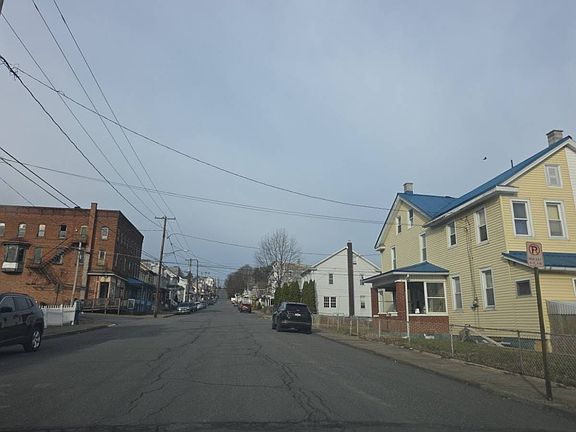 4th image of 603 W Pine St