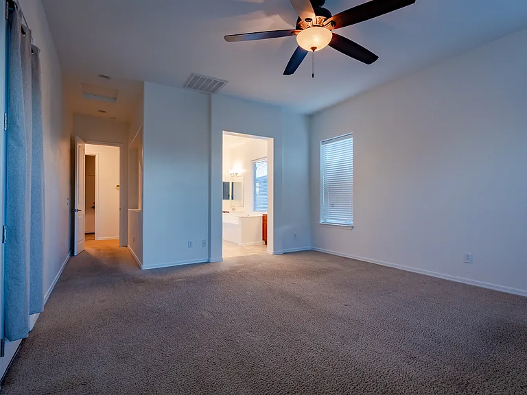 562 E Janet Way — Photo 16