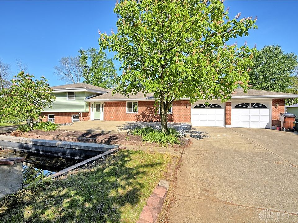 1st image of 122 Cherry Hill Dr
