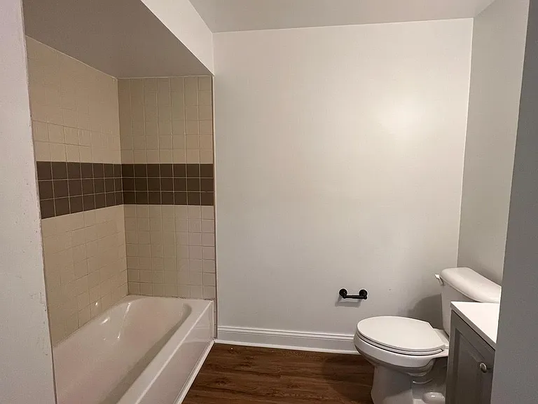 4300 Liberty Heights Ave #D — Photo 9