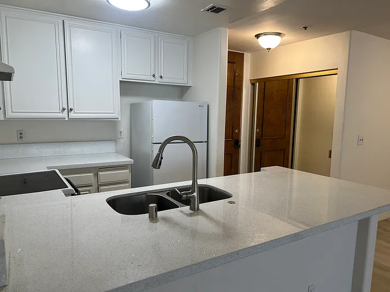121 S Hope St #319 — Photo 25