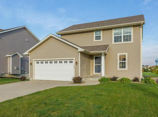 1446 93rd St, West Des Moines, IA 50266