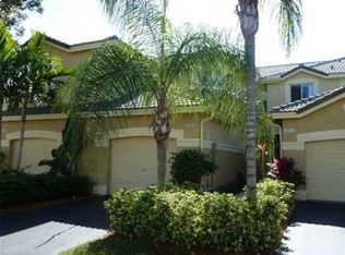 2082 Hacienda Ter, Fort Lauderdale, FL 33327