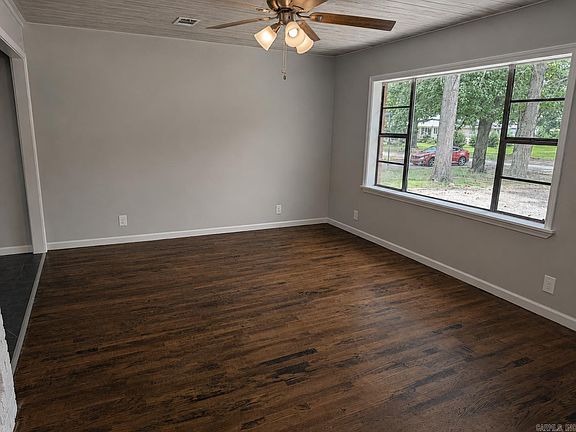 5th image of 236 Crest Dr