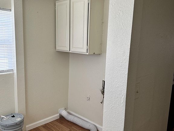 4th image of 441 Florence Ave