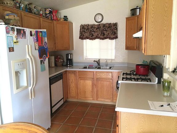 2nd image of 8025 N Siskiyou Dr