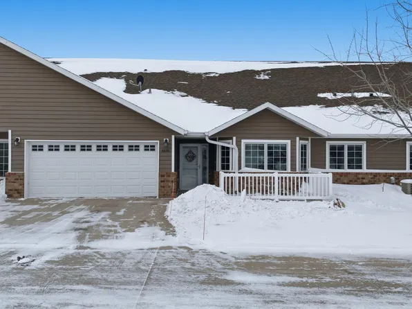 4646 44th Ave S #B, Fargo, ND 58104