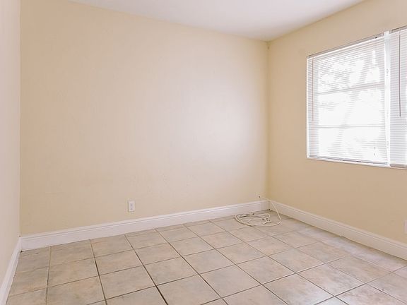 5th image of 2384 Pinecrest Ct