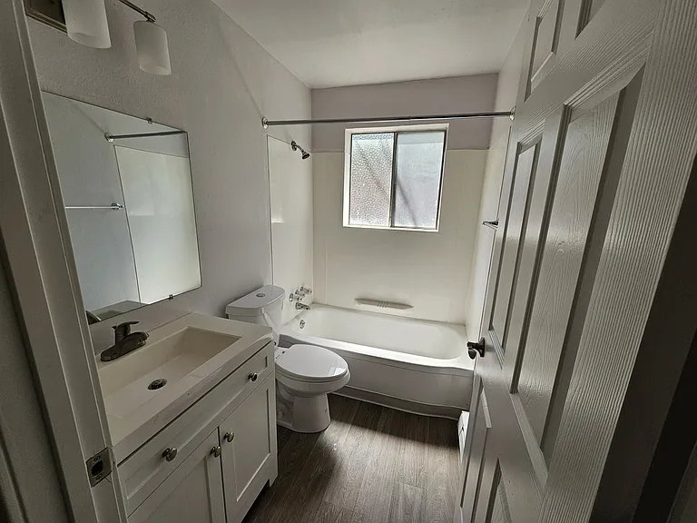 102 S 38th St #6 — Photo 6