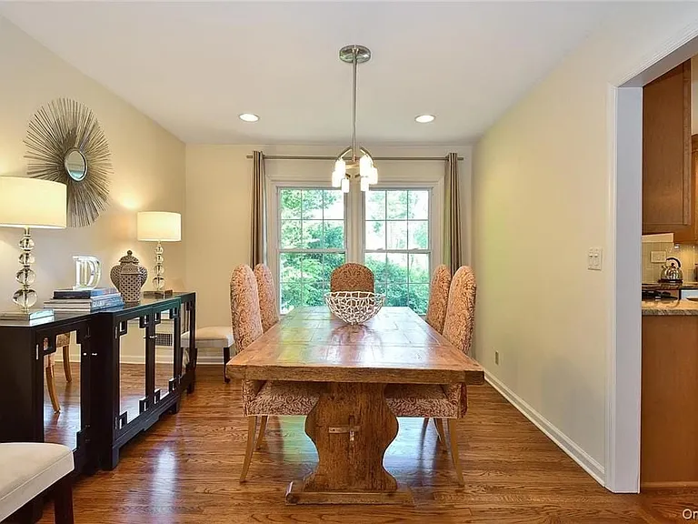 9 Franklin Ave — Photo 14