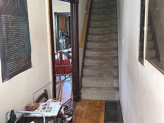 2nd image of 28 Avalon Ave