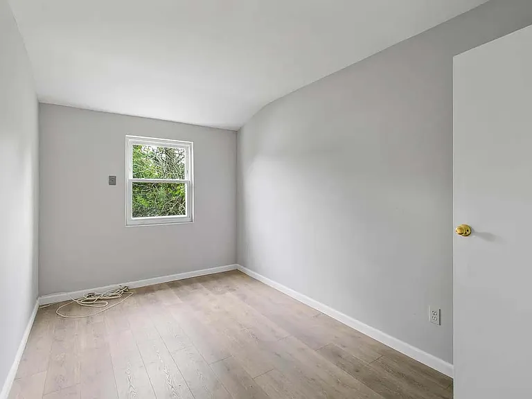 1630 Forest Hill Rd — Photo 4