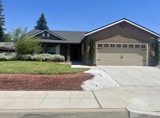 233 Karen Ave, Clovis, CA 93612