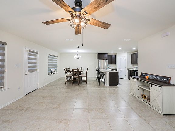 3rd image of 5618 Lone Star Loop