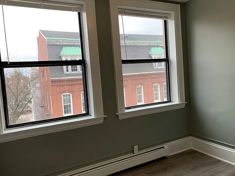 148 Main St — Photo 32