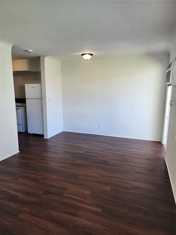 1 bed, 1.0 bath, 550 sqft, $1,200 — Photo 2