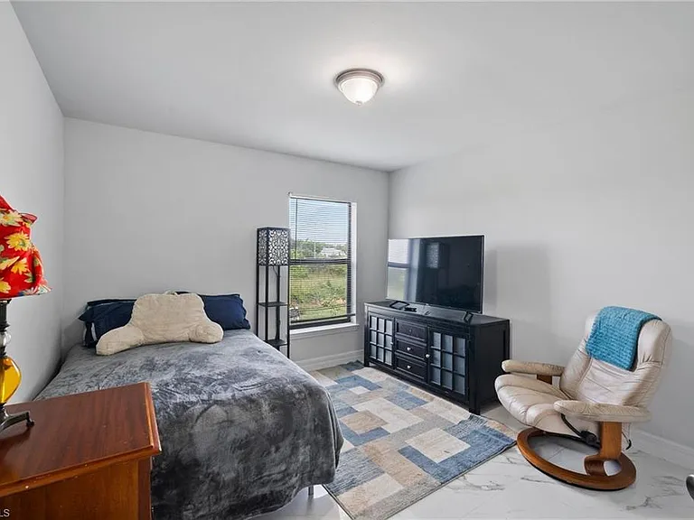 3008 Floyd Ave S — Photo 11