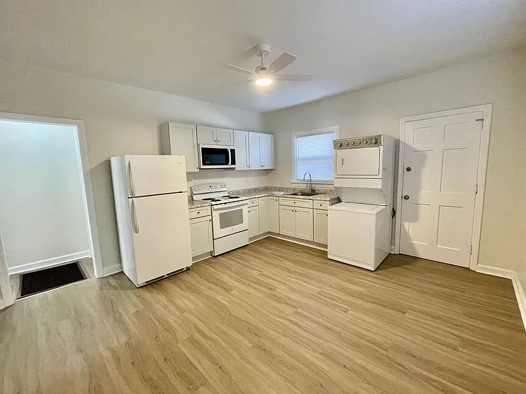 105 Summit St — Photo 6