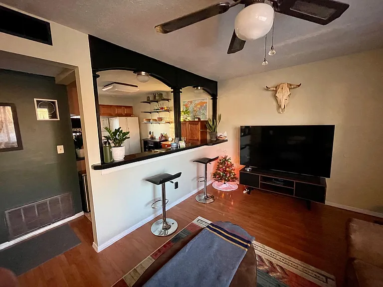305 Lindy Blvd — Photo 2