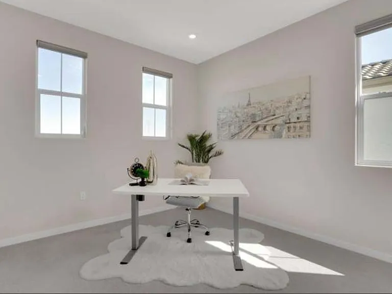 128 E McClintock Ln — Photo 10