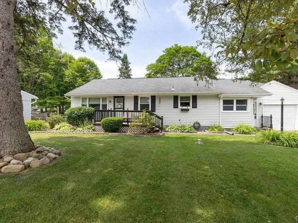 4 Monica Pl, Baldwinsville, NY 13027