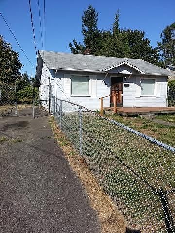 1st image of 824 S Oxford St