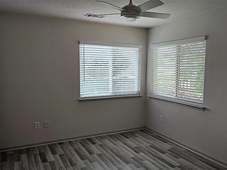 23510 Stratsborough Dr — Photo 31