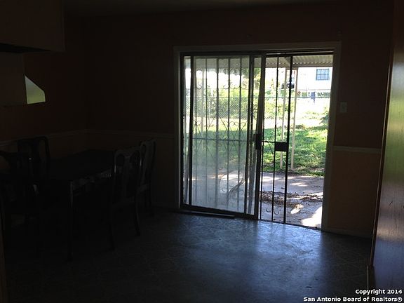 5th image of 4018 Bremen St