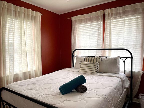 3rd image of 2409 Bastrop St APT 4