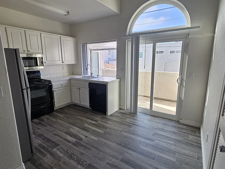 1672 Missouri St — Photo 10