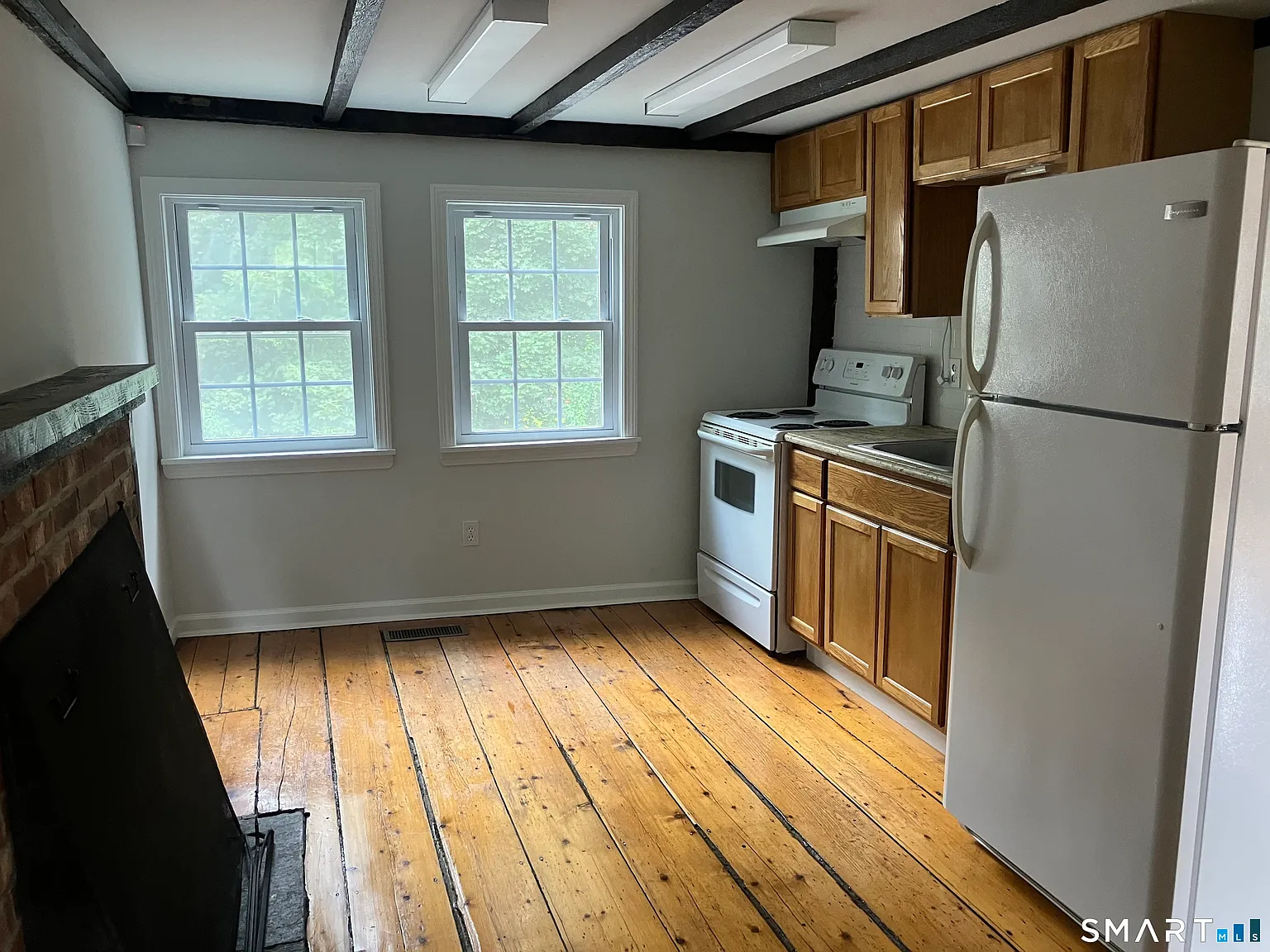 3 bed, 1.5 bath, 1194 sqft, $3,600 — Photo 3