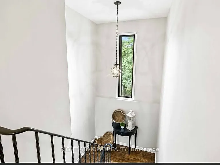 350 Camelot Ct #3 — Photo 23