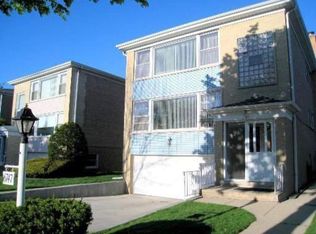 6747 N Harding Ave #1, Lincolnwood, IL 60712
