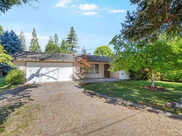 100 Jacoby St, Gold Hill, OR 97525