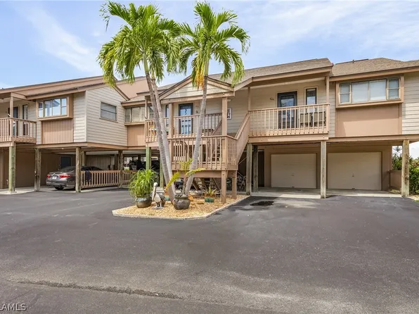 7660 Captains Harbor Dr APT 305, Bokeelia, FL 33922