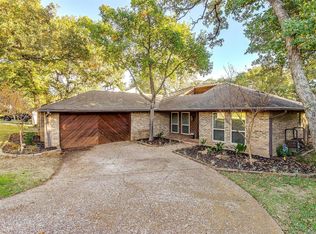 5720 Trails Edge Ct, Arlington, TX 76017
