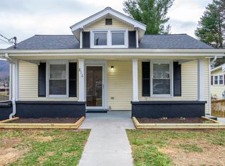 816 4th St NE, Pulaski, VA 24301