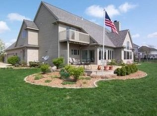 2704 Windward Blvd, Champaign, IL 61821