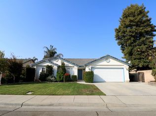 251 Fenmore Ave, Sanger, CA 93657