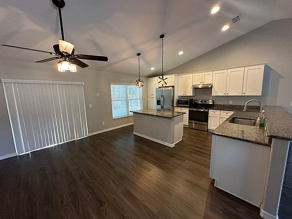 5th image of 5825 N Larkspur Way