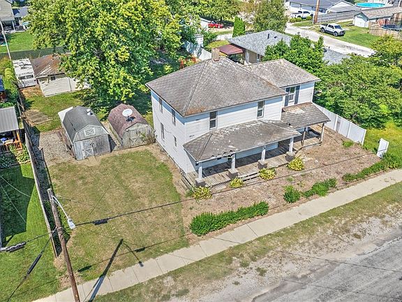 3rd image of 235 Warren Ct
